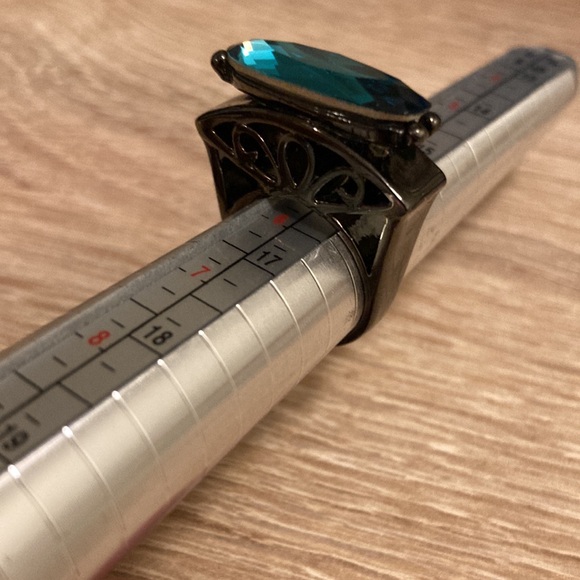 Size 6 Blue Crystal or semi precious stone Vintage ring - Picture 4 of 4